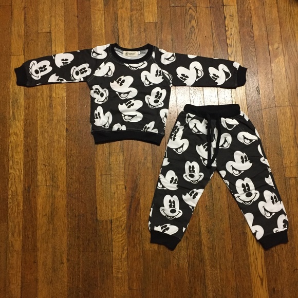 Mickey Mouse Sport Suit - Picture 6 of 6